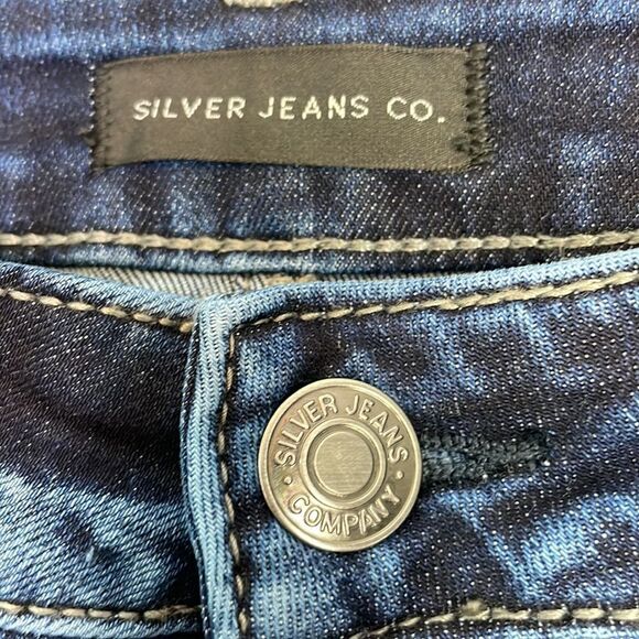 Silver Jeans.  The Elyse Skinny Jean. Size 27. - Picture 3 of 16